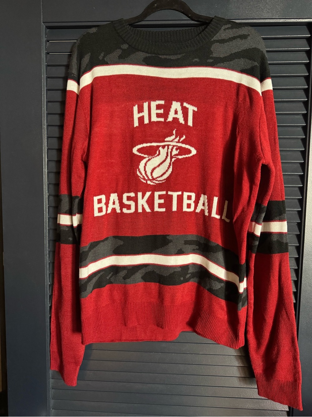UNK NBA Miami Heat Camo Knit Sweater Large